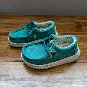 *NWOT Hey Dude Baby Shoes. Sz 5.